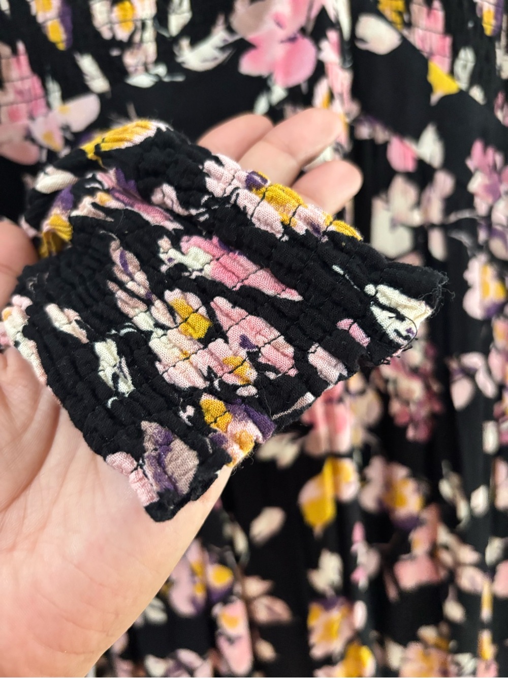 Torrid Black Floral Smocked Tunic Blouse Size 0X - Picture 7 of 7